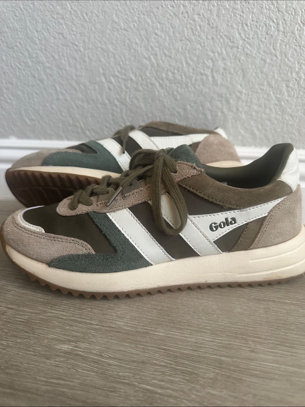 Gola Chicago Retro-style Jogging Shoes Olive, Taupe & Cream Trainers Size 6